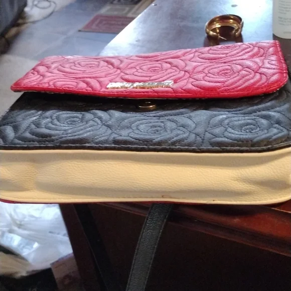 NWOT Betsey Johnson crossbody - Picture 5 of 5